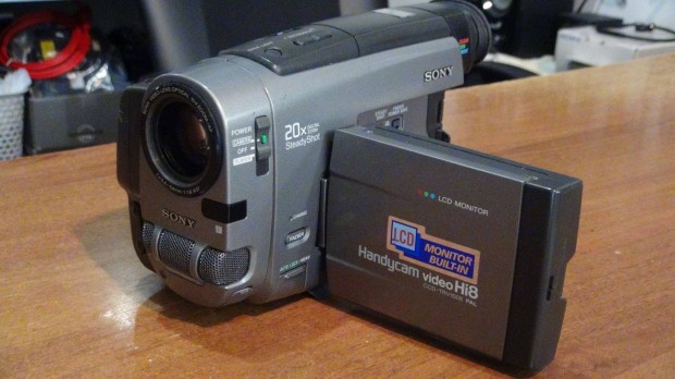 Sony CCD-Trv100E HI8 Videokamera