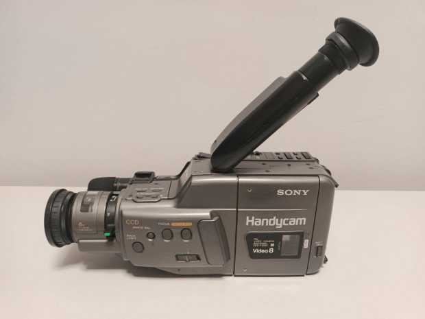 Sony CCD- F250E retr videkamera