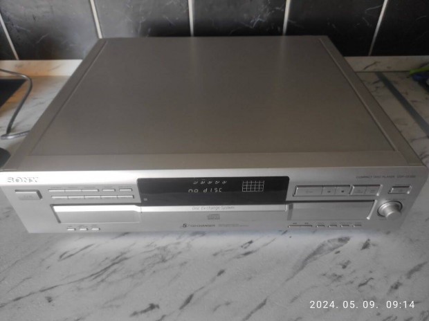 Sony CDP CE335 5 lemezes CD lejtsz hibs