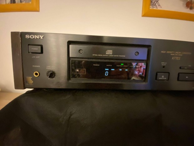 Sony CDP-X77Es hibs