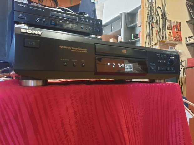 Sony CDP XE220 Középmechanikás CD Optikai+RCA Kimenettel