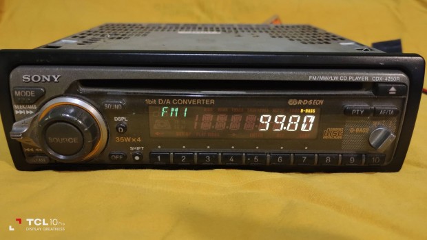 Sony CDX-4250R retro fejegysg