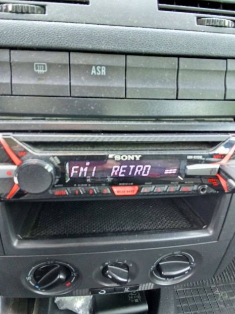 Sony CDX-G1101U Autórádió