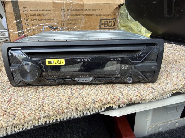 Sony CDX-G1202U