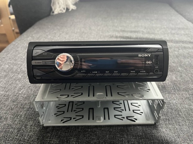 Sony CDX-GT450U autórádió