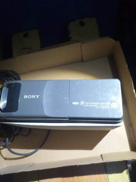 Sony CD-601 cd vlt, magazin. charger 10db elad 5000ft