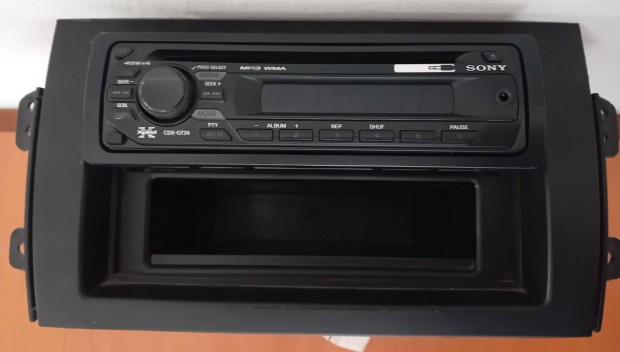 Sony CD rdi + Suzuki SX4 bept keret