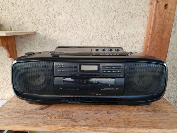 Sony CFD 330-as CD-R�di� Cassette Corder