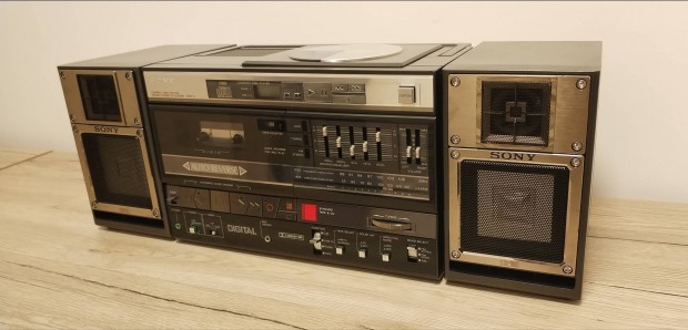 Sony CFD-5 boombox
