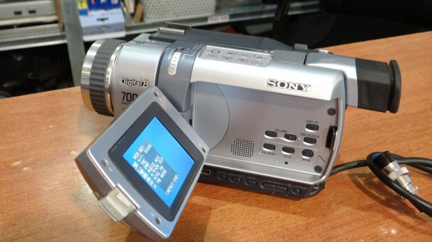 Sony DCR-Trv240 Video8/HI8 Digital8 Videokamera (TBC, DNR, AV IN/OUT)