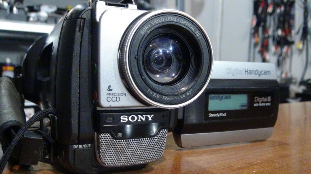 Sony DCR-Trv310 NTSC Digital8 Videokamera