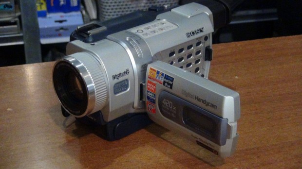 Sony DCR-Trv740 NTSC Digital8 Videokamer