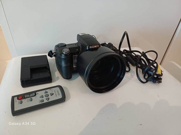 Sony DSC-H7 DSLR, Super Had CCD