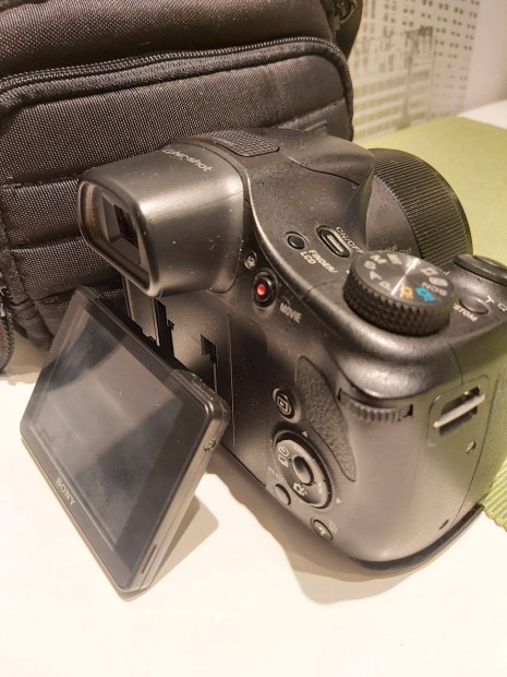 Sony DSC-HX300 digitális fényképező + tok + 2 akkumlátor