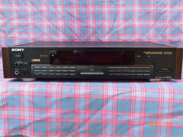 Sony DSR tuner ( DAR -1000 Es )