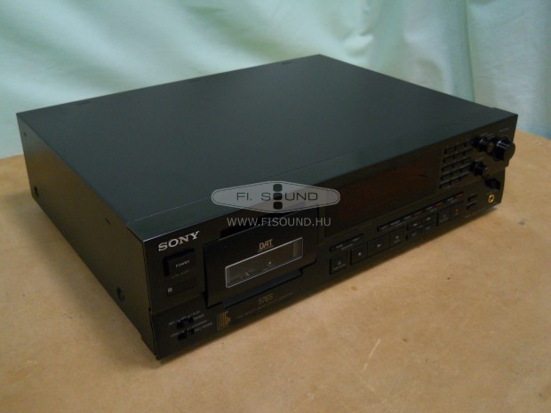 Sony DTC-57ES ,1 kazetts DAT lejtsz