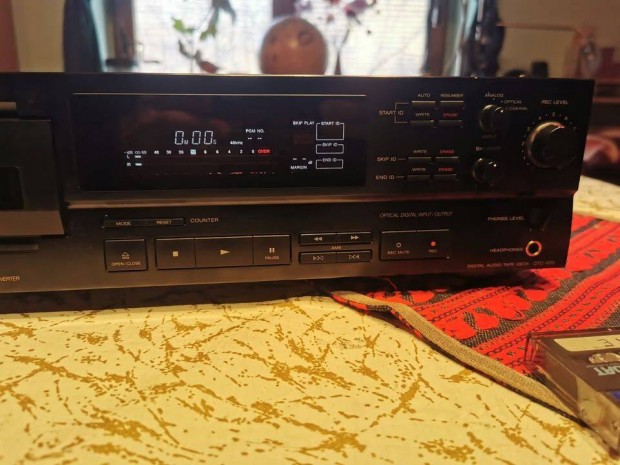 Sony DTC-670