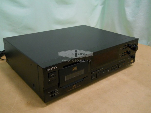 Sony DTC-670 , 1 kazetts DAT lejtsz