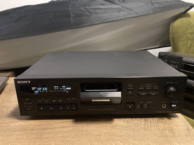 Sony DTC-790