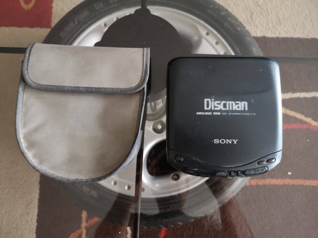 Sony D-131 discman minden tartozkval. 