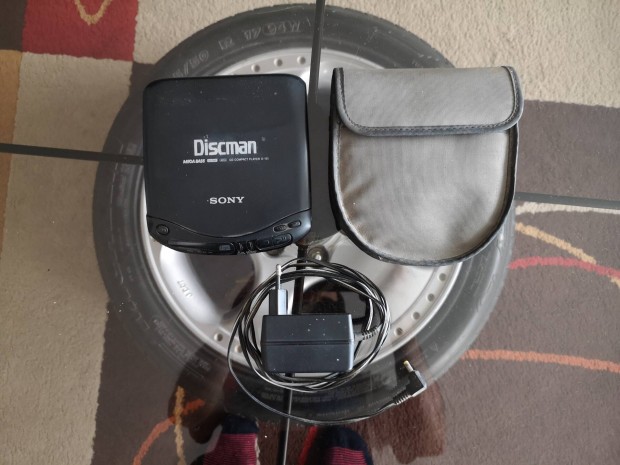 Sony D-131 discman minden tartozkval. 