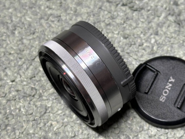 Sony E 16mm f/2.8 E Pancake (SEL16F28)