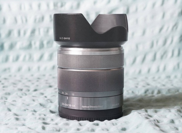Sony E 18-55mm f3,5-5,6 OSS objektív