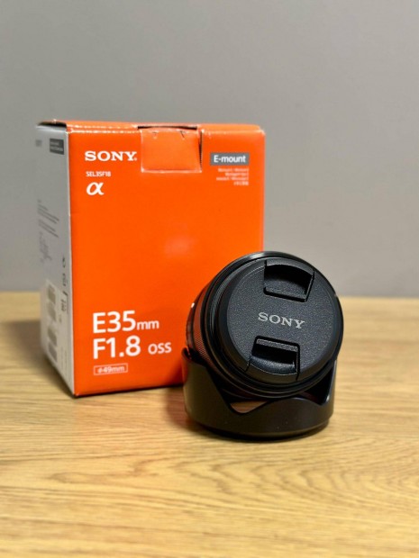 Sony E 35mm f/1.8 OSS objektv