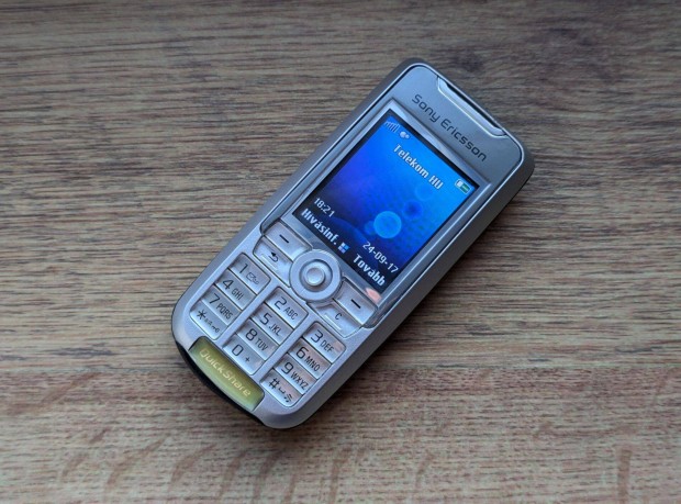 Sony Ericsson K700i , Fggetlen , magyar nyelv , ritka szp !