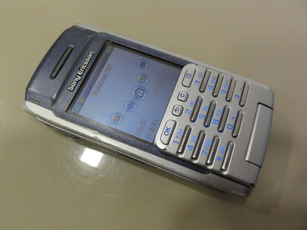Sony Ericsson P900 krtyafggetlen, j akkuval s gyri tltvel