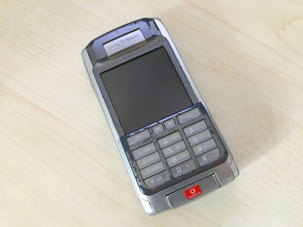 Sony Ericsson P910 - Symbian - rintkijelz - 2004