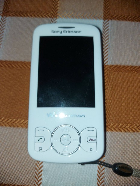 Sony Ericsson Walkman fehr 7900Ft Eger