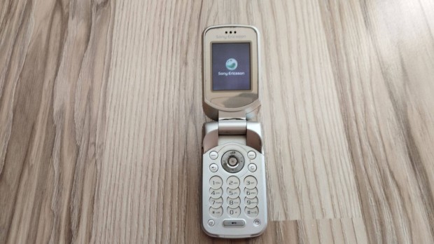 Sony Ericsson Z530i mkd mobiltelefon alkatrsznek mikrofon hibval