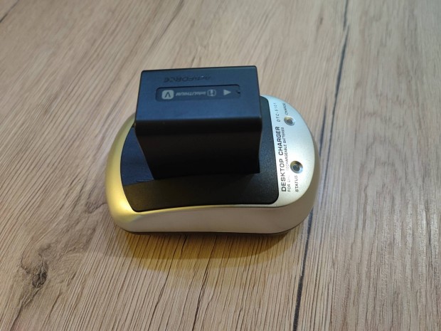 Sony FDR-AX33 4k videokamera kiegészítőkkel
