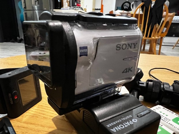 Sony FDR X3000 + AKA-Fgp1 sportkamera