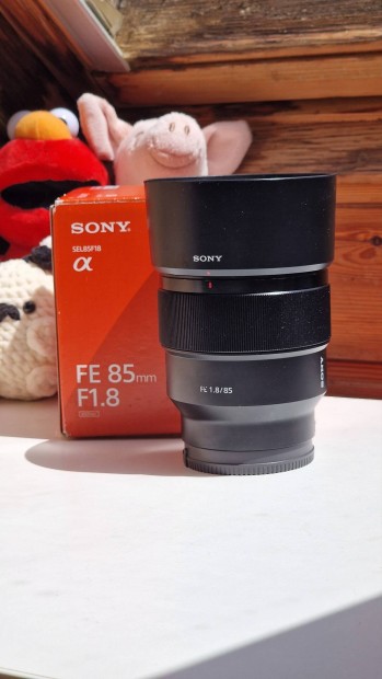 Sony FE 85mm 1.8