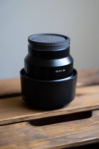 Sony FE 85mm f/1.8