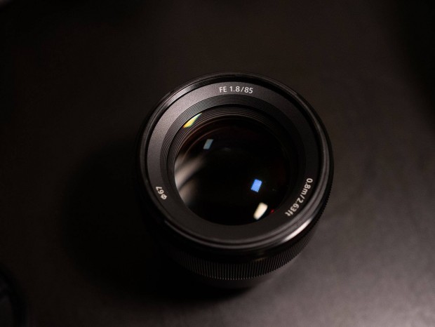 Sony FE 85mm f/1.8 Objektív (SEL85F18) - Gyári Garancia