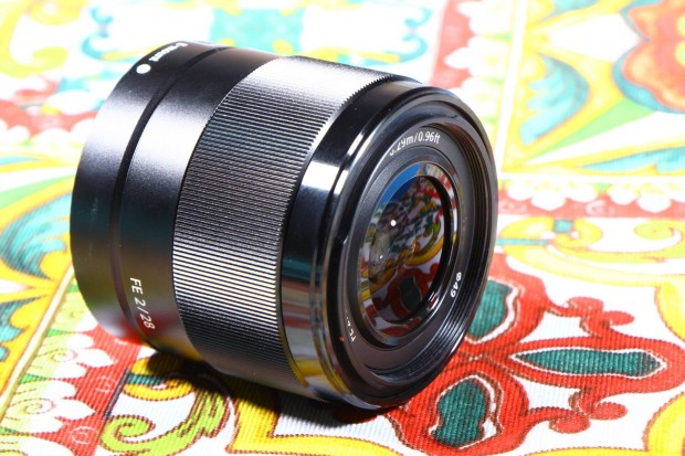 Sony FE f2 28 mm nex objektv 