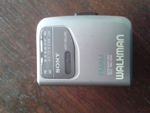 Sony Fm/Am walkman WM-FX141