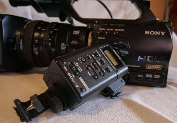 Sony Hvr Z7E profi kamera Zeis optikval elad