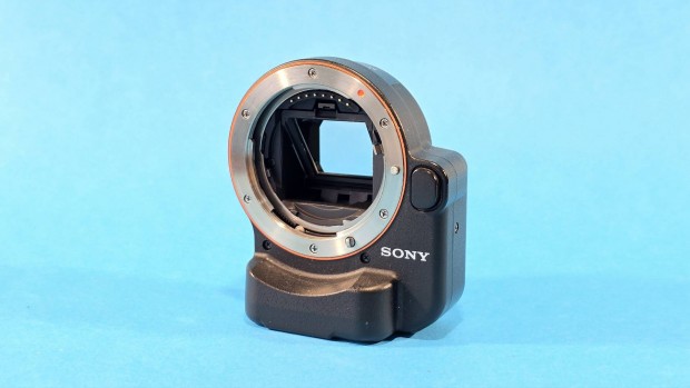 Sony LA-EA2 adapter 