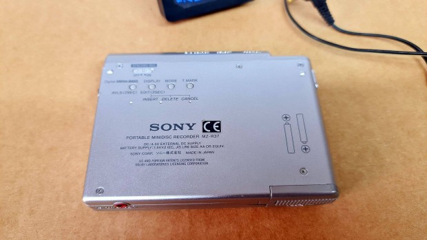 Sony MZ-R37 hordozhat MD adapterrel elad