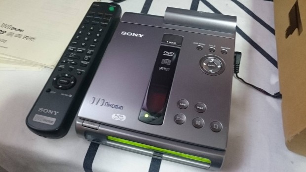 Sony PBD-V30 DVD discman, lejtsz, gyri dobozos, gyjti darab!