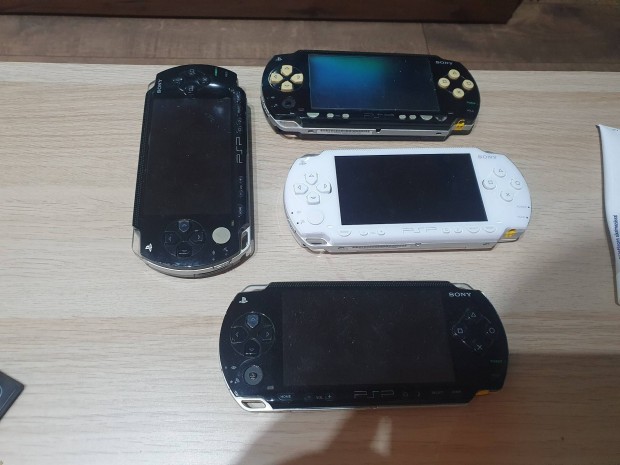 Sony PSP 1000 4Db sszesen