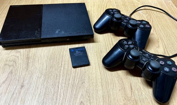 Sony Playstation 2 Slim + 2 db kontroller, 1 db memoriakrtya