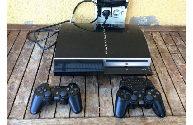 Sony Playstation 3 Konzol + 2 db Jtkkar + 1 db Jtk + tartozkok