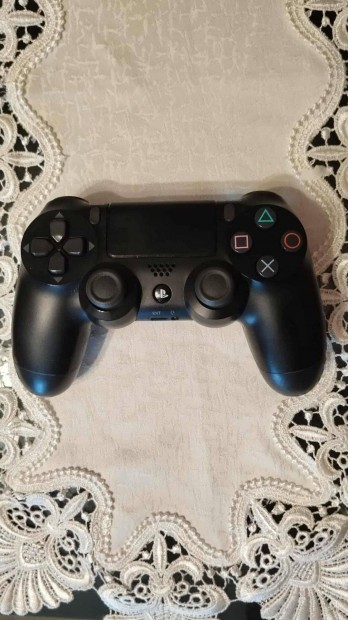 Sony Playstation 4 kontroller