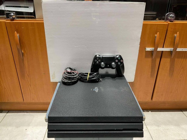 Sony Playstation PS4 Pro 1TB Fekete jszer Garis !