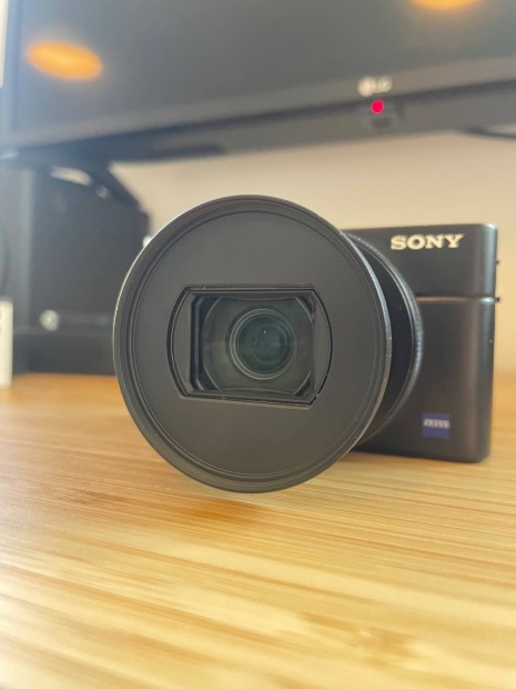 Sony RX100 VII Hibátlan állapotú, alig használt (szettben)
